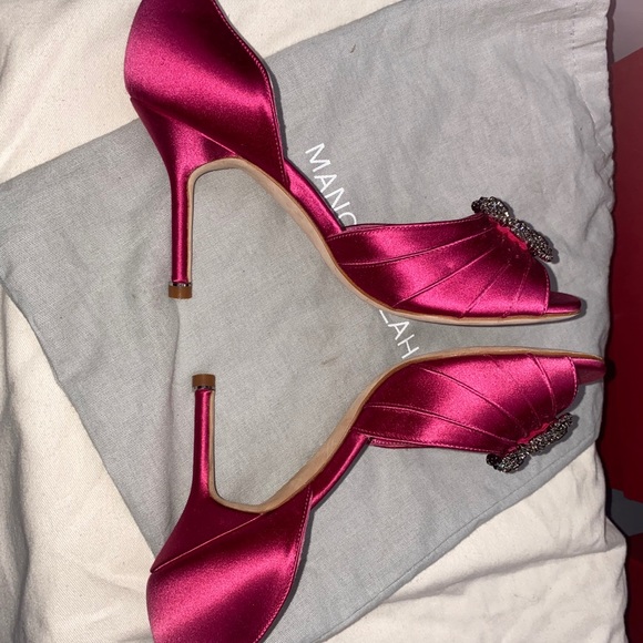 Manolo Blahnik Hangisi Satin D'Orsay pump - Picture 7 of 10